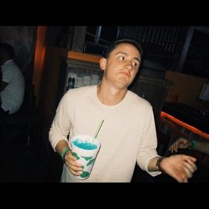 Meet your Posher, Max